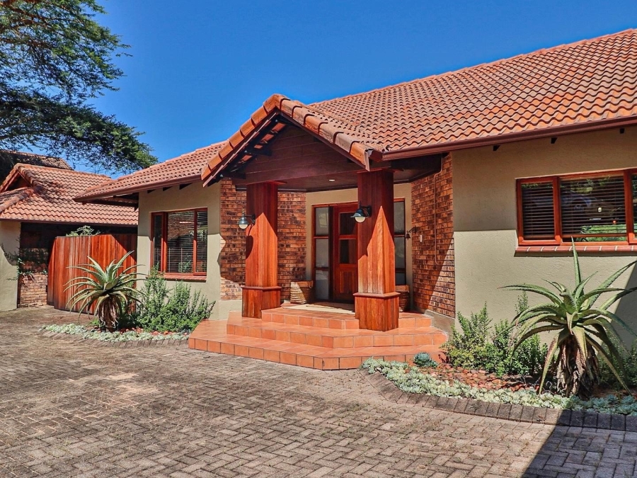 6 Bedroom Property for Sale in White River Country Estate Mpumalanga