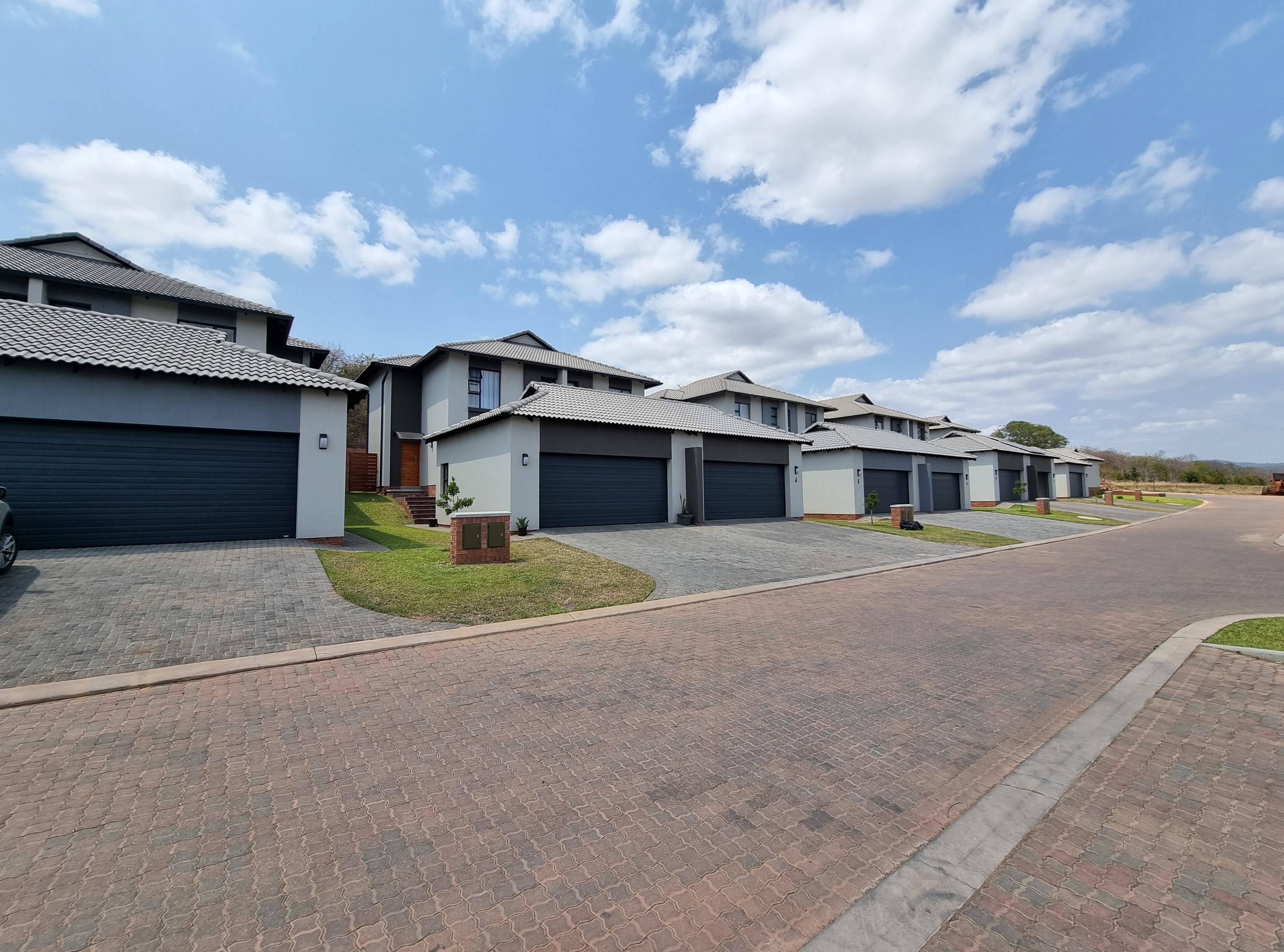 3 Bedroom Property for Sale in Stonehenge Mpumalanga