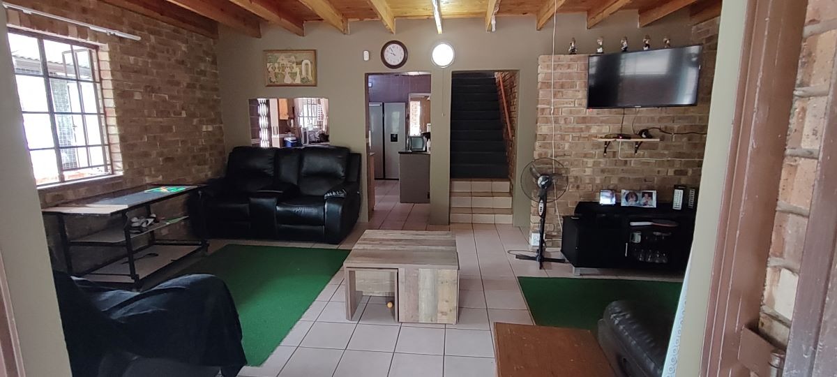 3 Bedroom Property for Sale in Marloth Park Mpumalanga