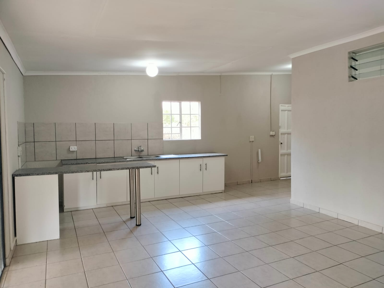 To Let 1 Bedroom Property for Rent in Hilltop AH Mpumalanga