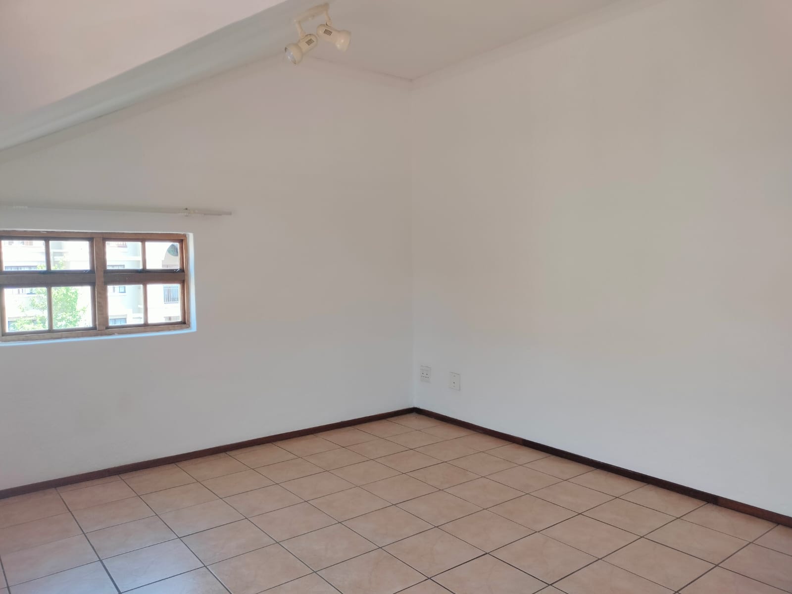 To Let 2 Bedroom Property for Rent in Riverside Park Mpumalanga