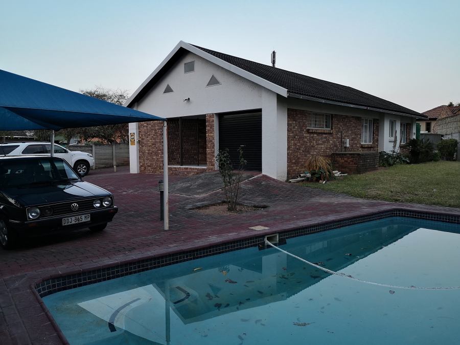 To Let 3 Bedroom Property for Rent in Nelspruit Ext 1 Mpumalanga