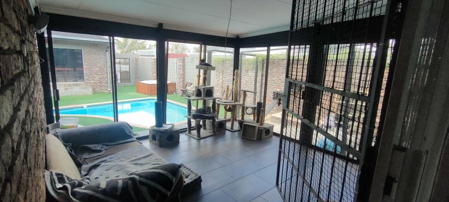 4 Bedroom Property for Sale in Die Heuwel Ext 4 Mpumalanga