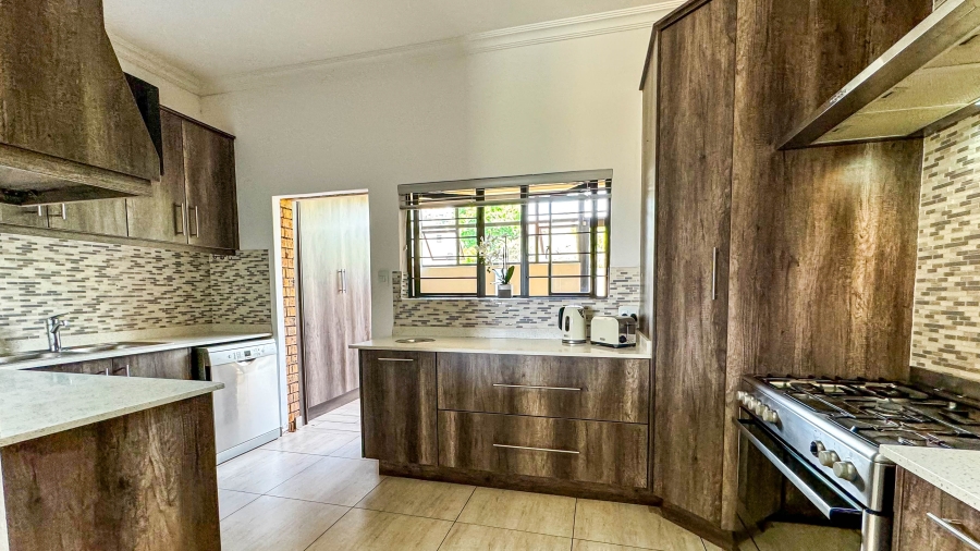 4 Bedroom Property for Sale in Sonheuwel Ext 1 Mpumalanga