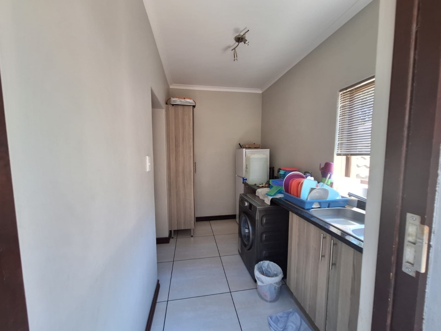 To Let 3 Bedroom Property for Rent in Sonheuwel Ext 1 Mpumalanga