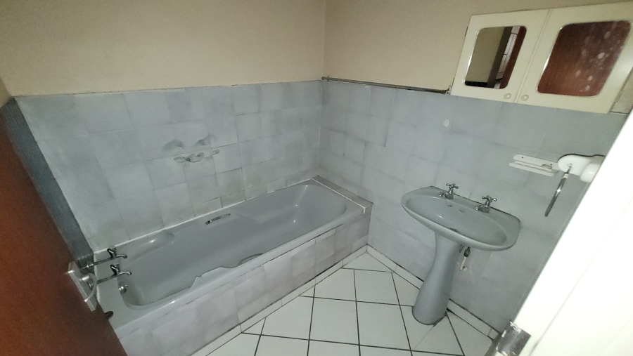 2 Bedroom Property for Sale in Nelspruit Mpumalanga