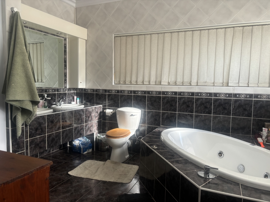 5 Bedroom Property for Sale in Die Heuwel Mpumalanga