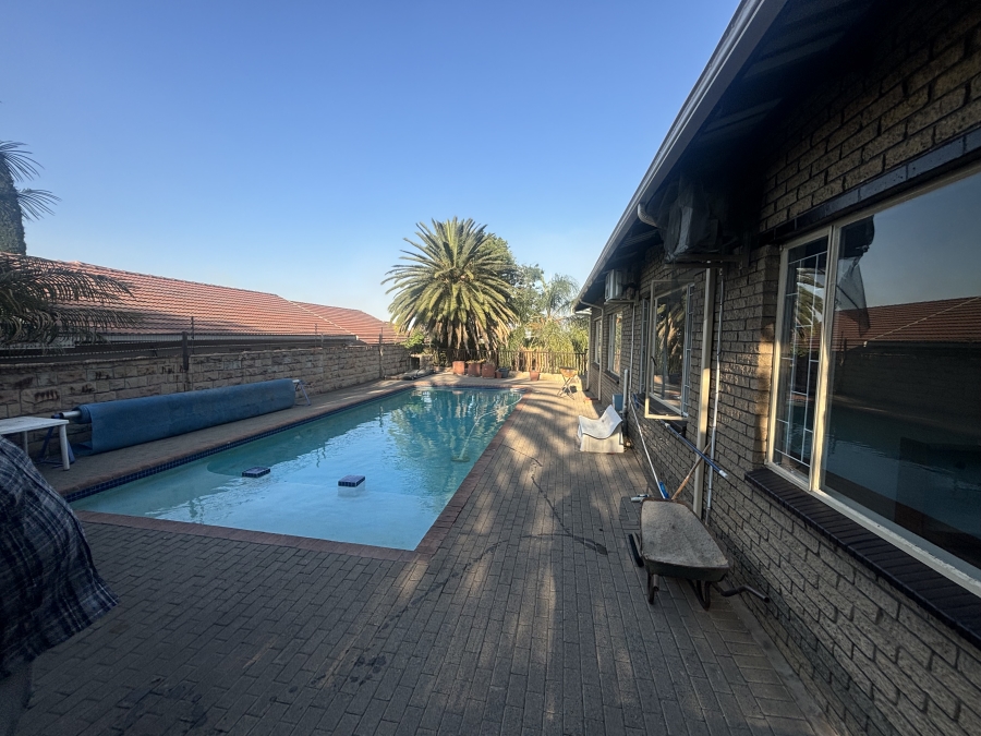 5 Bedroom Property for Sale in Die Heuwel Mpumalanga