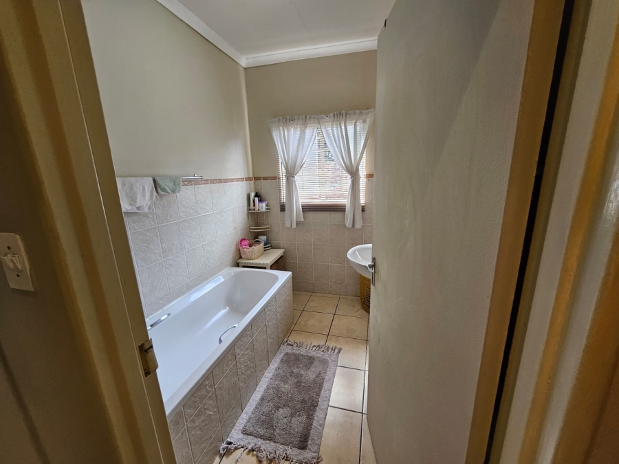 3 Bedroom Property for Sale in West Acres Mpumalanga