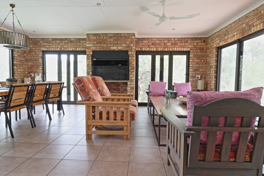 5 Bedroom Property for Sale in Marloth Park Mpumalanga