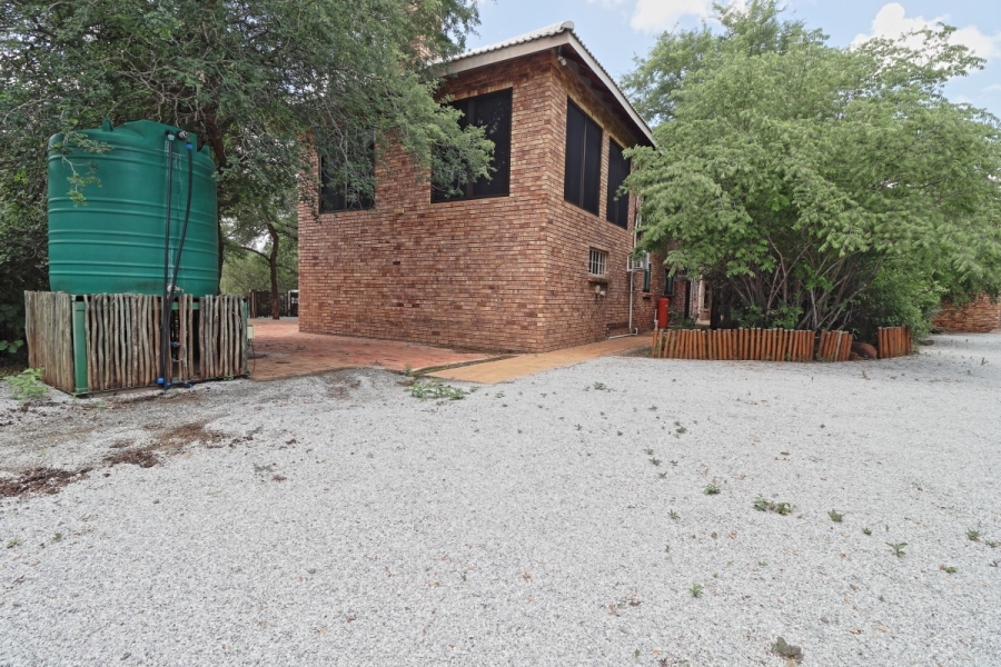 5 Bedroom Property for Sale in Marloth Park Mpumalanga