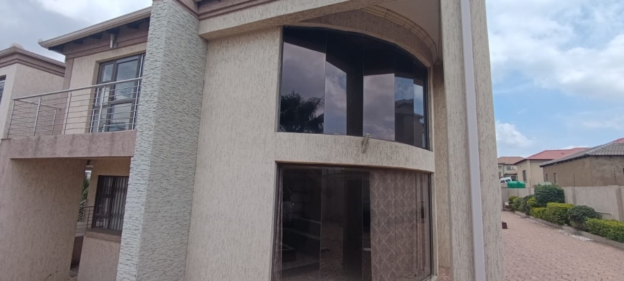 6 Bedroom Property for Sale in Model Park Mpumalanga