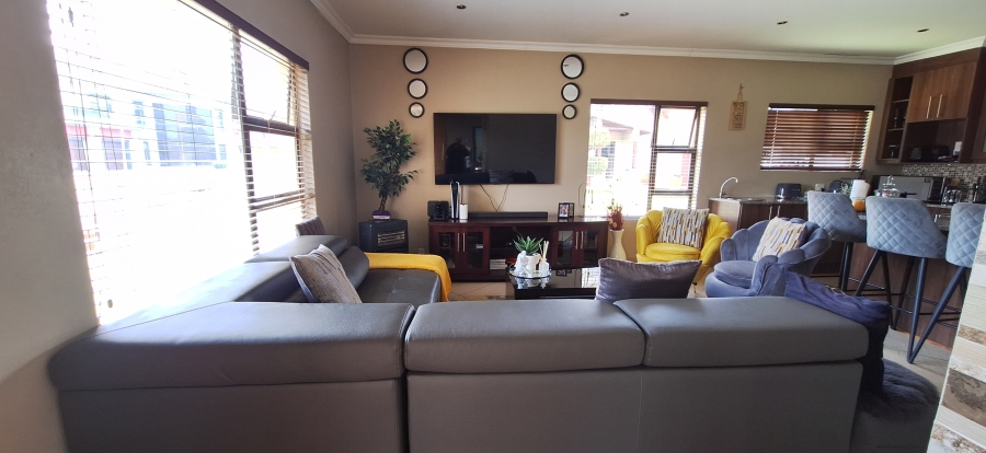 To Let 3 Bedroom Property for Rent in Reyno Ridge Mpumalanga