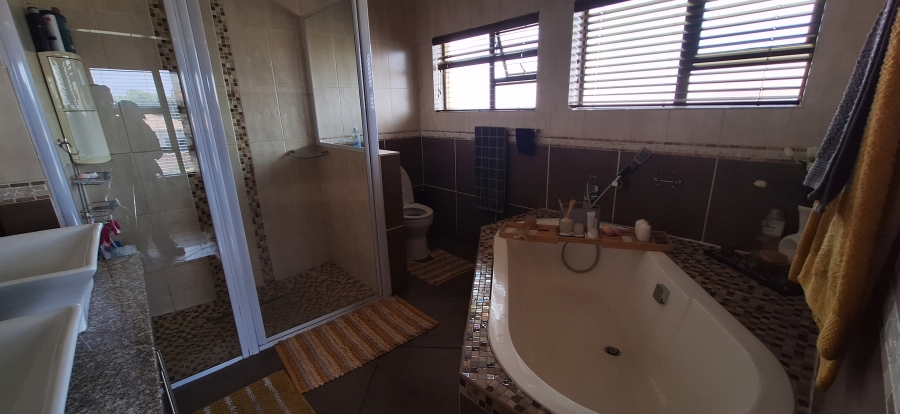 To Let 3 Bedroom Property for Rent in Reyno Ridge Mpumalanga