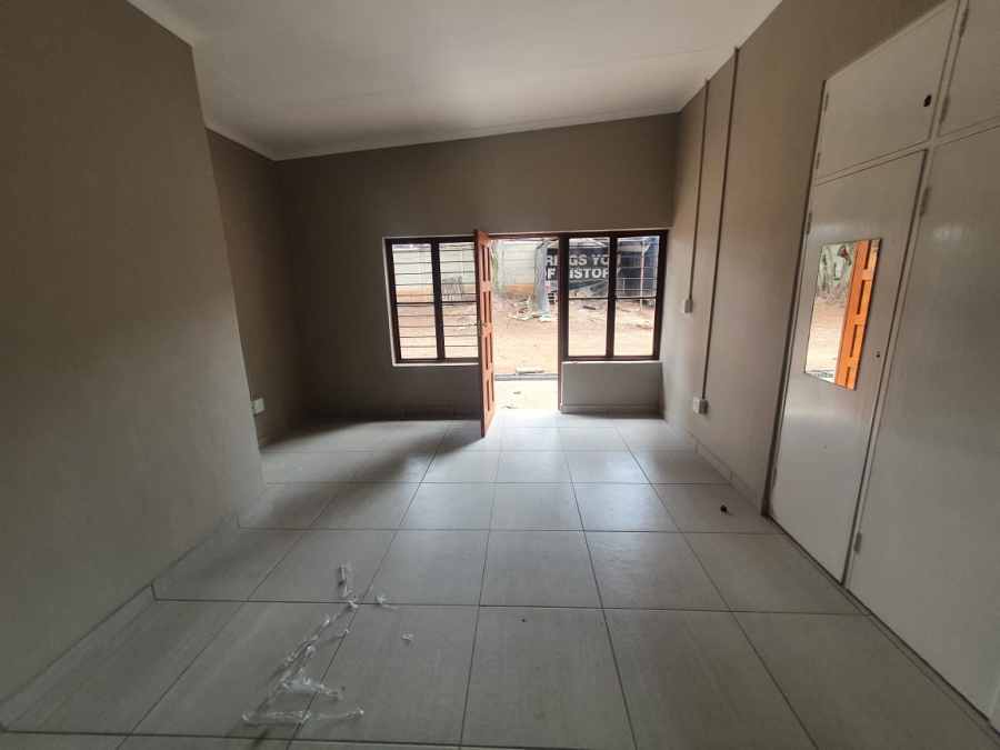 To Let commercial Property for Rent in White River Mpumalanga