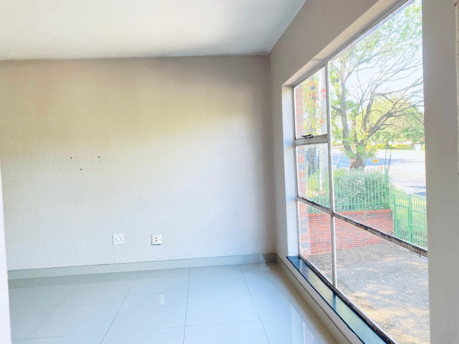 To Let 1 Bedroom Property for Rent in White River Mpumalanga