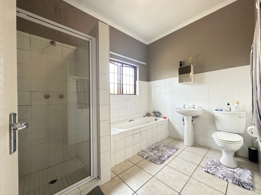 3 Bedroom Property for Sale in Nelspruit Ext 2 Mpumalanga