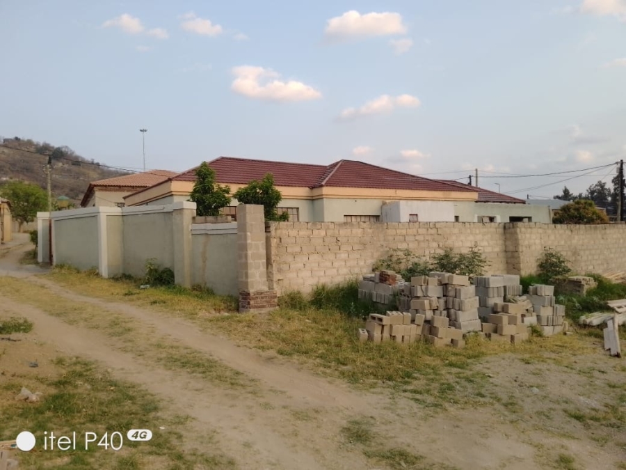 3 Bedroom Property for Sale in Entokozweni East Mpumalanga