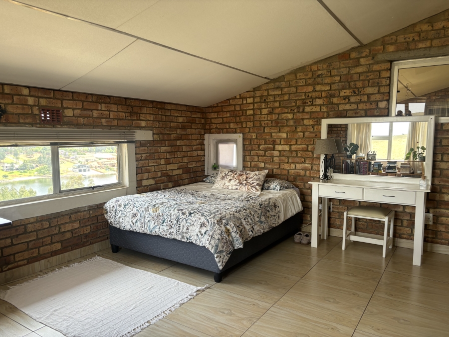 4 Bedroom Property for Sale in Golden Mile Mpumalanga