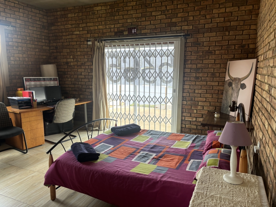 4 Bedroom Property for Sale in Golden Mile Mpumalanga