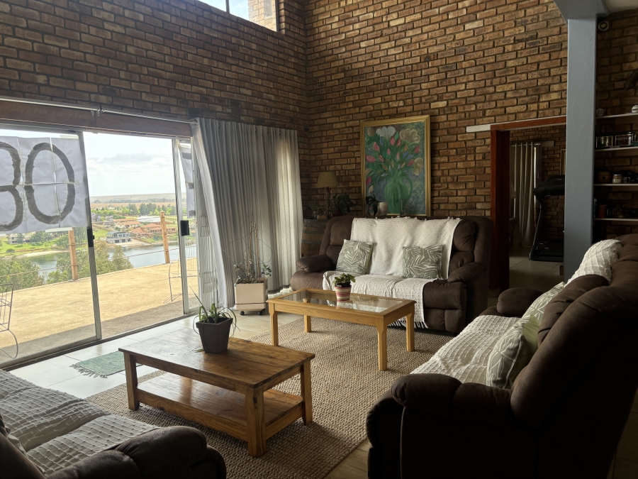 4 Bedroom Property for Sale in Golden Mile Mpumalanga