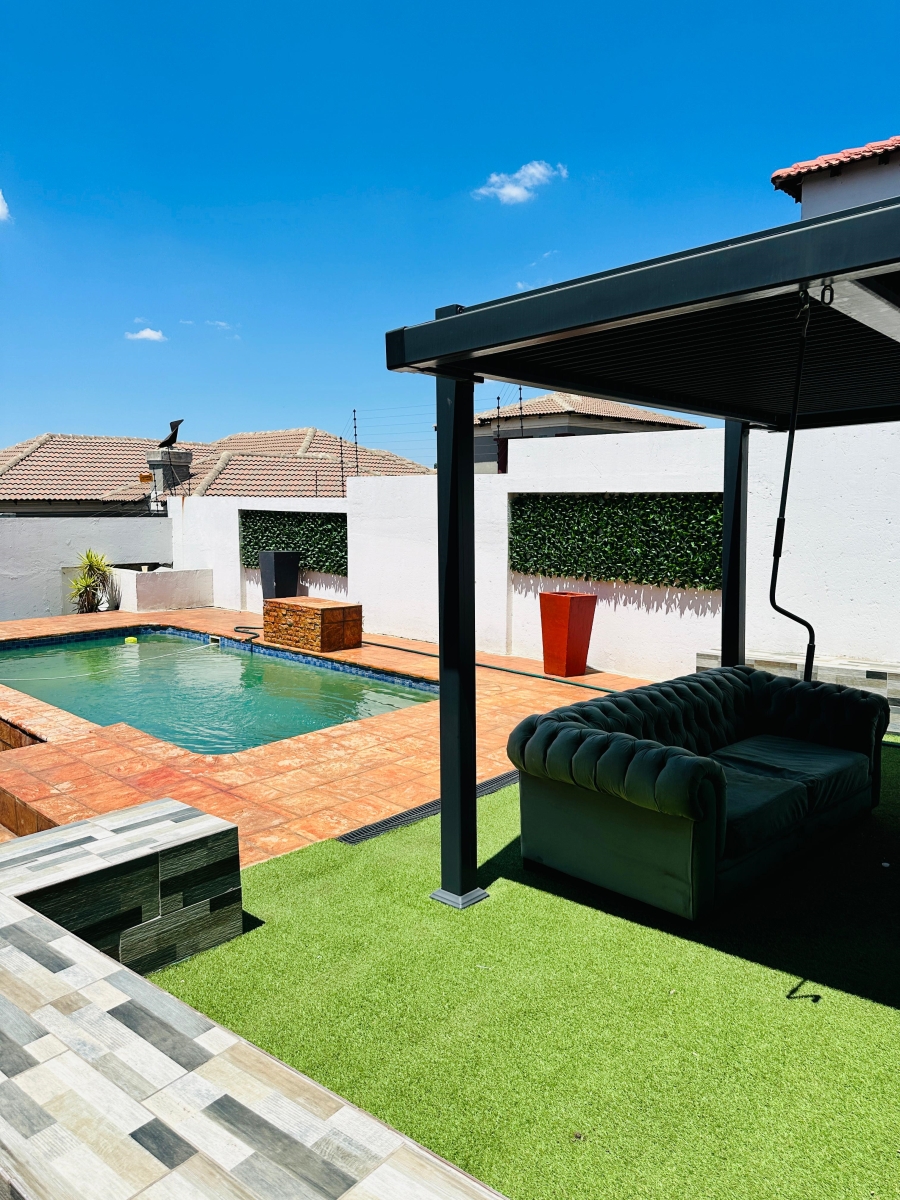 4 Bedroom Property for Sale in Model Park Mpumalanga