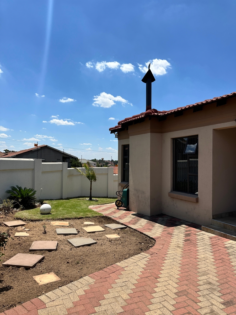 4 Bedroom Property for Sale in Model Park Mpumalanga