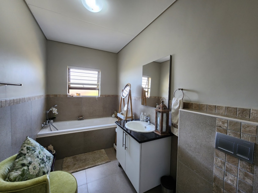 3 Bedroom Property for Sale in Bateleur Estate Mpumalanga