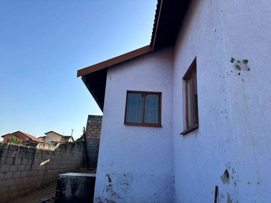 To Let 3 Bedroom Property for Rent in Kamagugu Mpumalanga