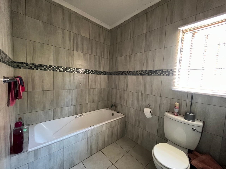 3 Bedroom Property for Sale in Stonehenge Ext 1 Mpumalanga