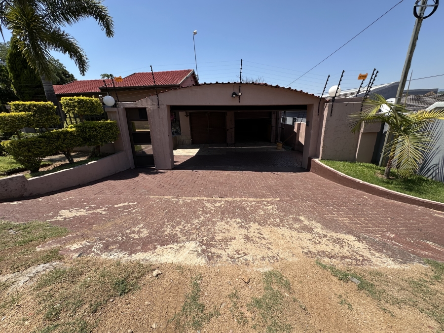 4 Bedroom Property for Sale in Kanyamazane Mpumalanga