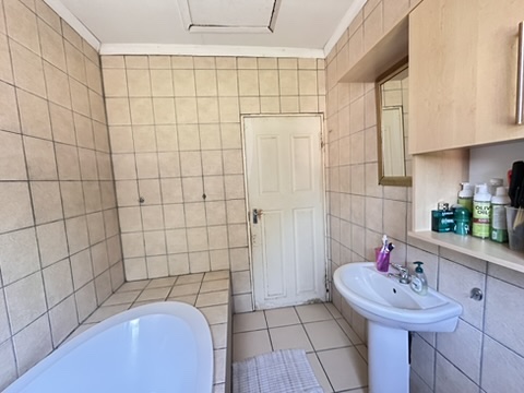 4 Bedroom Property for Sale in Kanyamazane Mpumalanga