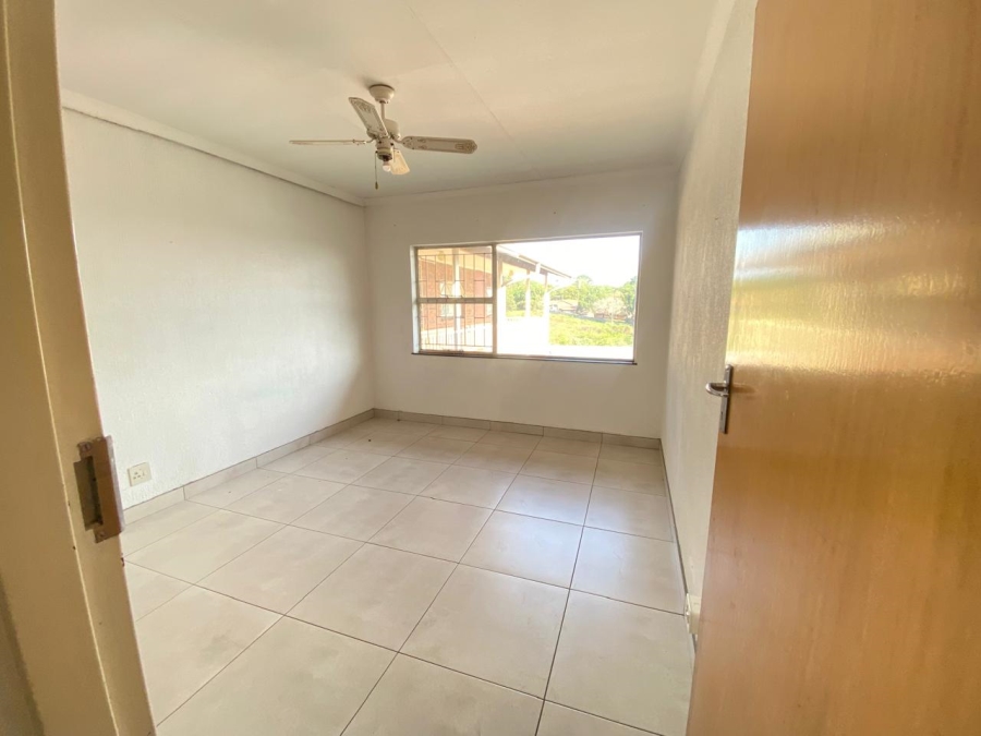 To Let 2 Bedroom Property for Rent in White River Mpumalanga