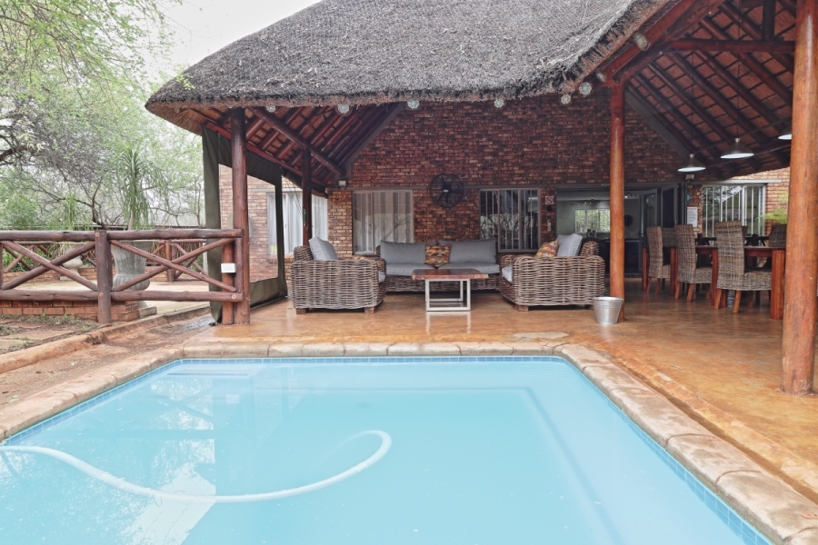 5 Bedroom Property for Sale in Marloth Park Mpumalanga