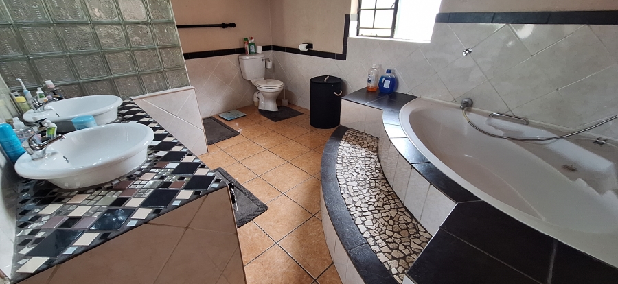 To Let 4 Bedroom Property for Rent in Reyno Ridge Mpumalanga