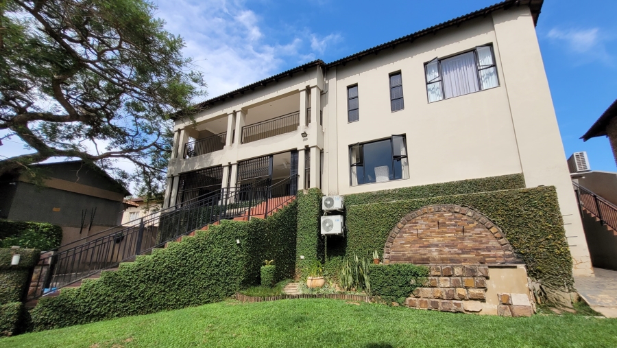 6 Bedroom Property for Sale in Stonehenge Ext 1 Mpumalanga