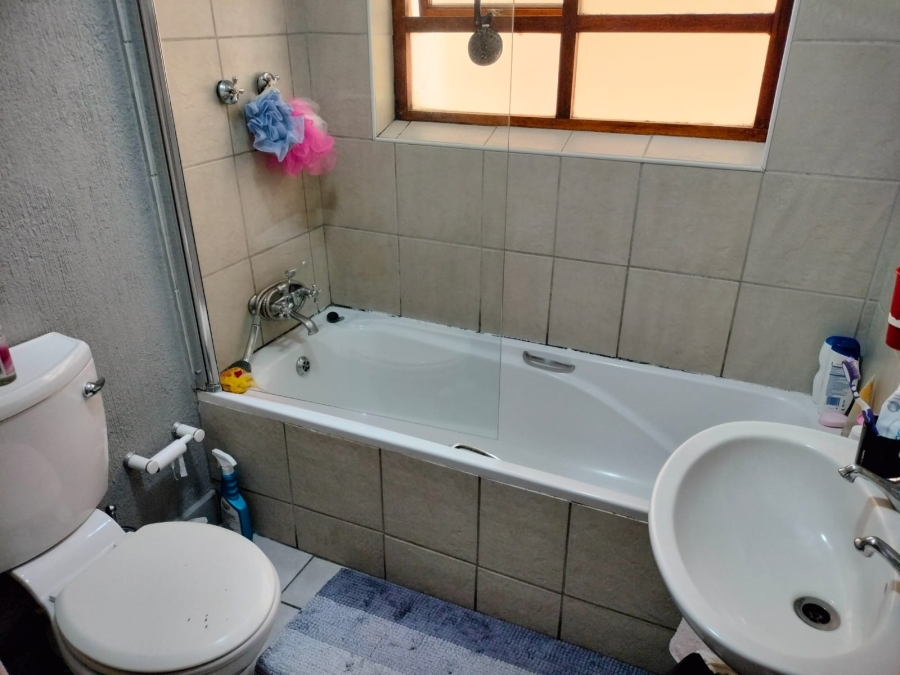 To Let 2 Bedroom Property for Rent in Sonheuwel Mpumalanga