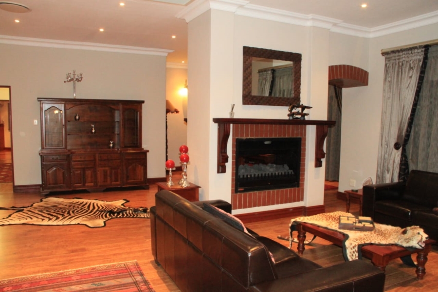 7 Bedroom Property for Sale in Uitsig Landgoed Estate Mpumalanga