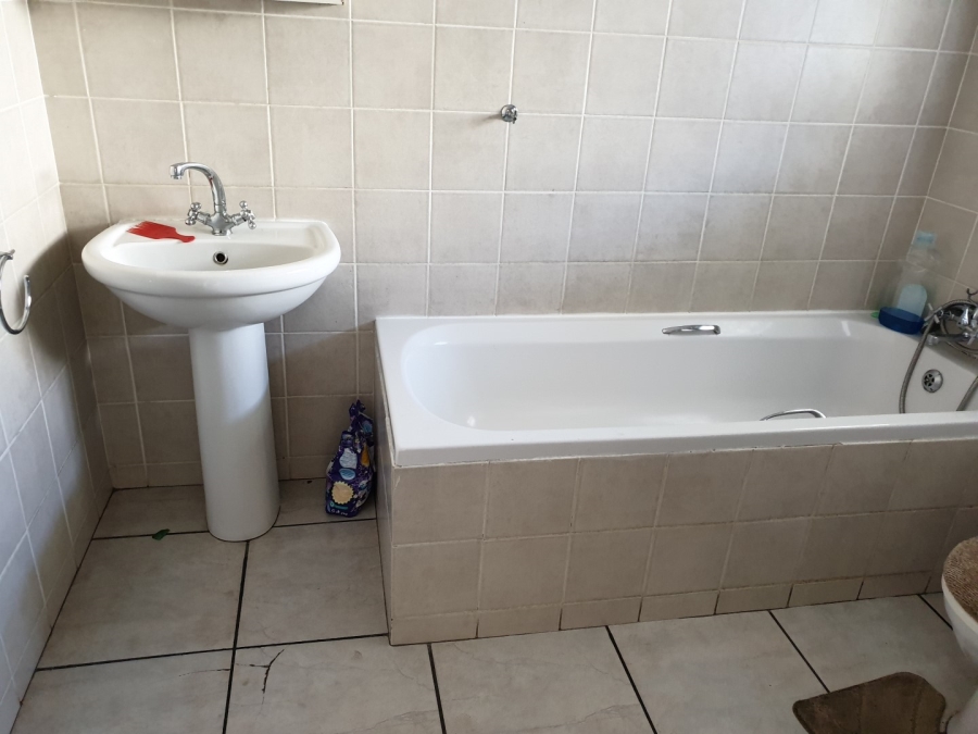 To Let 2 Bedroom Property for Rent in Nelspruit Mpumalanga