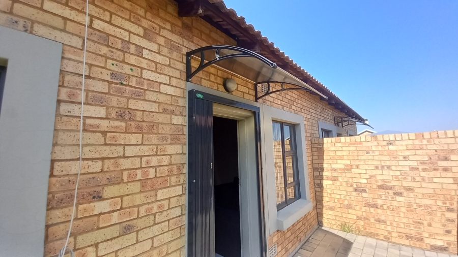 To Let 2 Bedroom Property for Rent in Terra Nova Mpumalanga