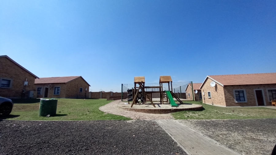 To Let 2 Bedroom Property for Rent in Terra Nova Mpumalanga