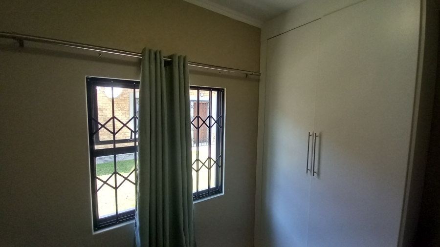 To Let 2 Bedroom Property for Rent in Terra Nova Mpumalanga