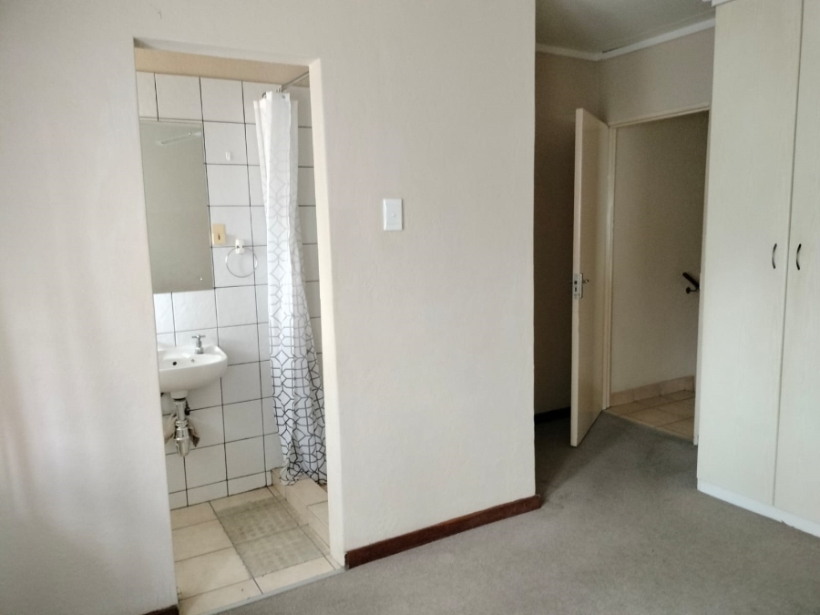 To Let 2 Bedroom Property for Rent in West Acres Mpumalanga