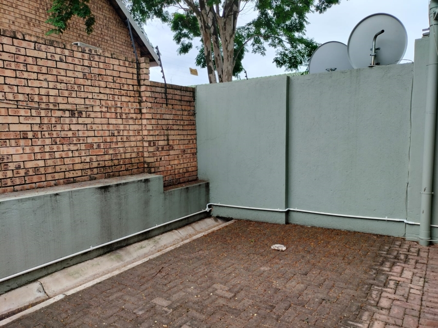 To Let 2 Bedroom Property for Rent in West Acres Mpumalanga