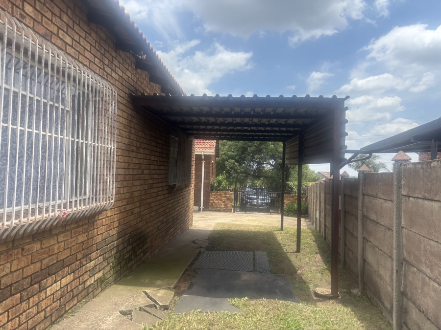 3 Bedroom Property for Sale in Die Heuwel Ext 4 Mpumalanga