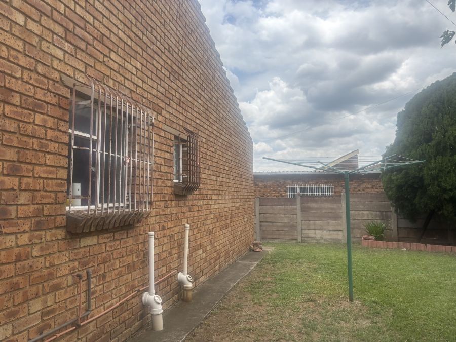 3 Bedroom Property for Sale in Die Heuwel Ext 4 Mpumalanga