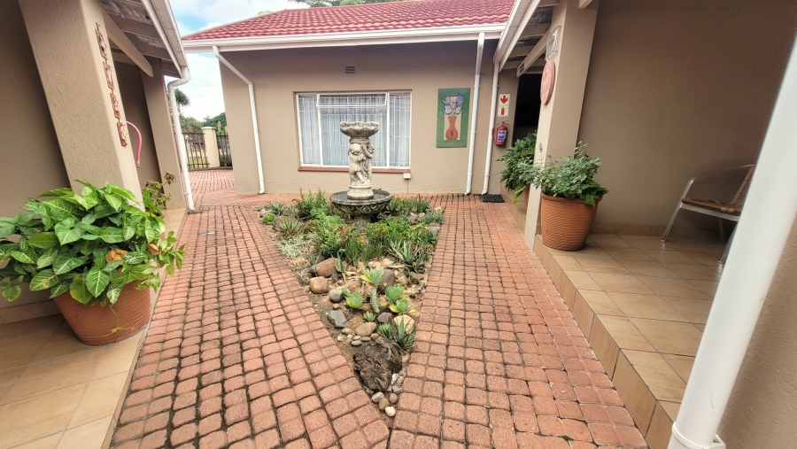 8 Bedroom Property for Sale in West Acres Ext 6 Mpumalanga