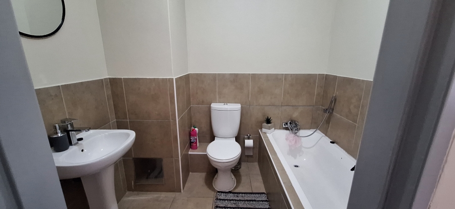 To Let 2 Bedroom Property for Rent in Dixon A H Mpumalanga