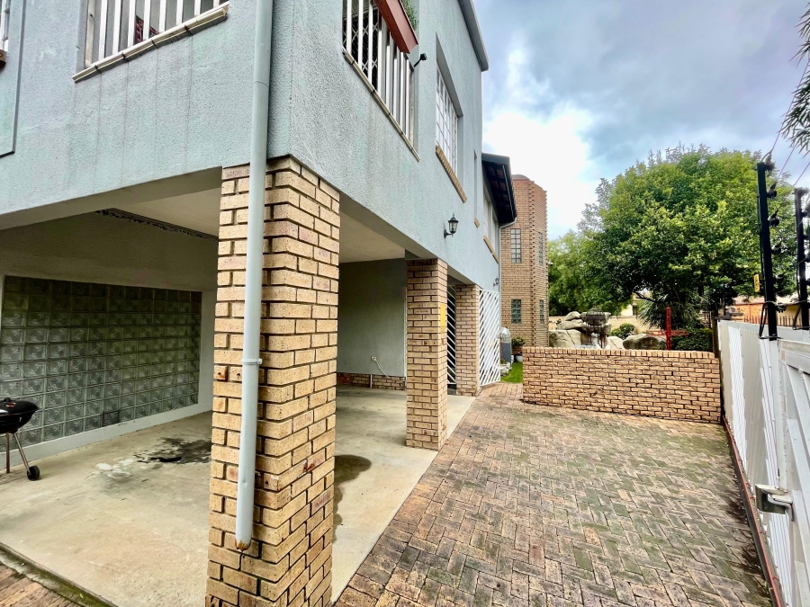 6 Bedroom Property for Sale in Secunda Mpumalanga