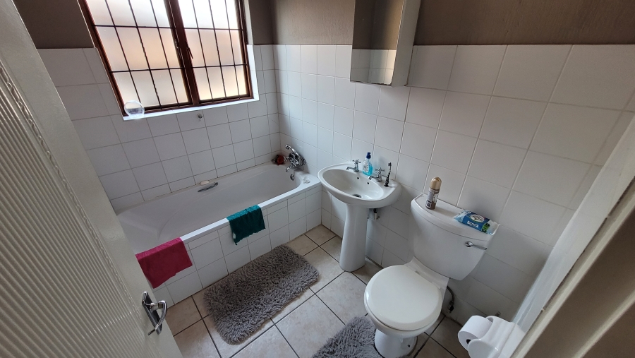 3 Bedroom Property for Sale in Nelspruit Ext 2 Mpumalanga